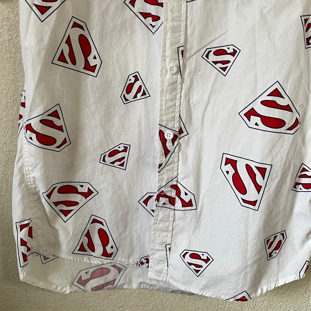 Men’s Superman Short Sleeve Shirt - Picture 4 of 5
